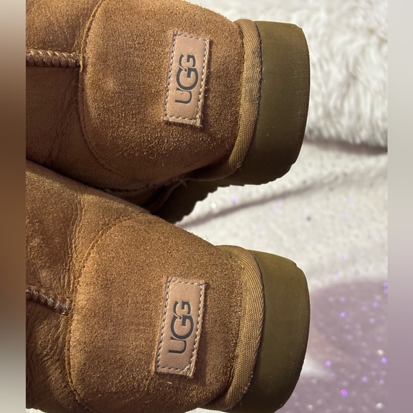 UGG Classic Short II - Picture 8 of 16